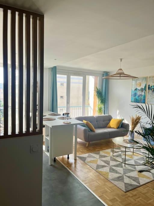 Chambre Privee Dans Un Appartement Partage Villeurbanne Esterno foto